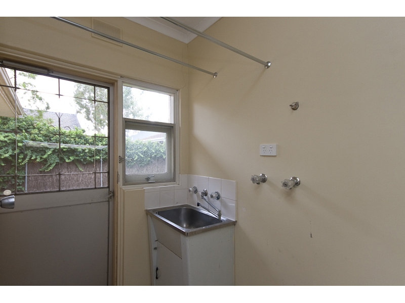 5/4 Myall Avenue, Kensington Gardens Sold by Booth Real Estate - image 1