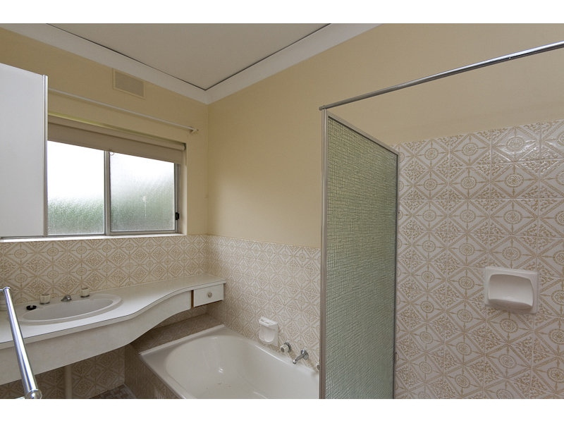 5/4 Myall Avenue, Kensington Gardens Sold by Booth Real Estate - image 1