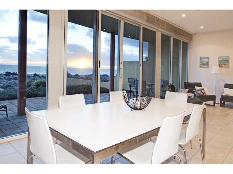 31 Seaview Road, Tennyson Sold by Booth Real Estate - image 1
