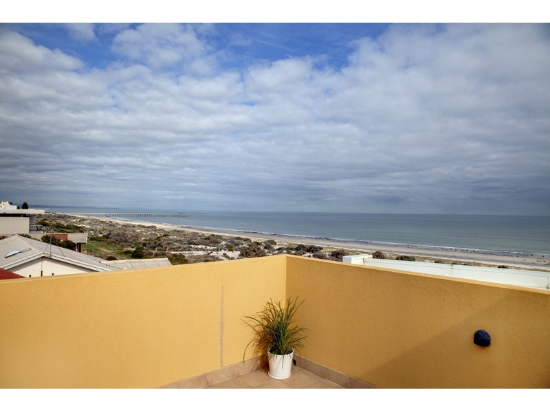 31 Seaview Road, Tennyson Sold by Booth Real Estate - image 1