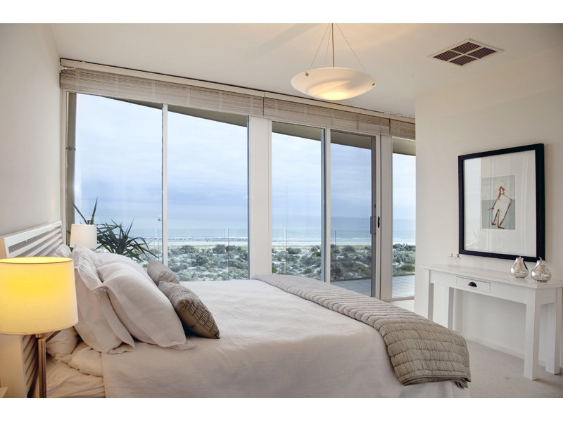 31 Seaview Road, Tennyson Sold by Booth Real Estate - image 1
