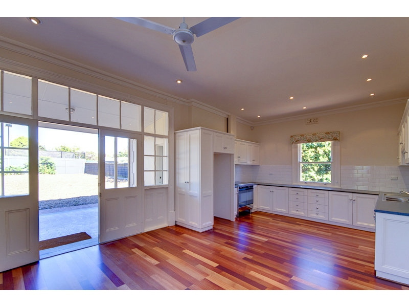 12 Baliol Street, College Park Sold by Booth Real Estate - image 1