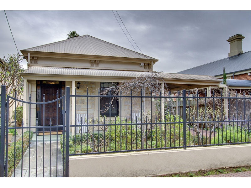 38 First Avenue, St Peters Sold by Booth Real Estate - image 1
