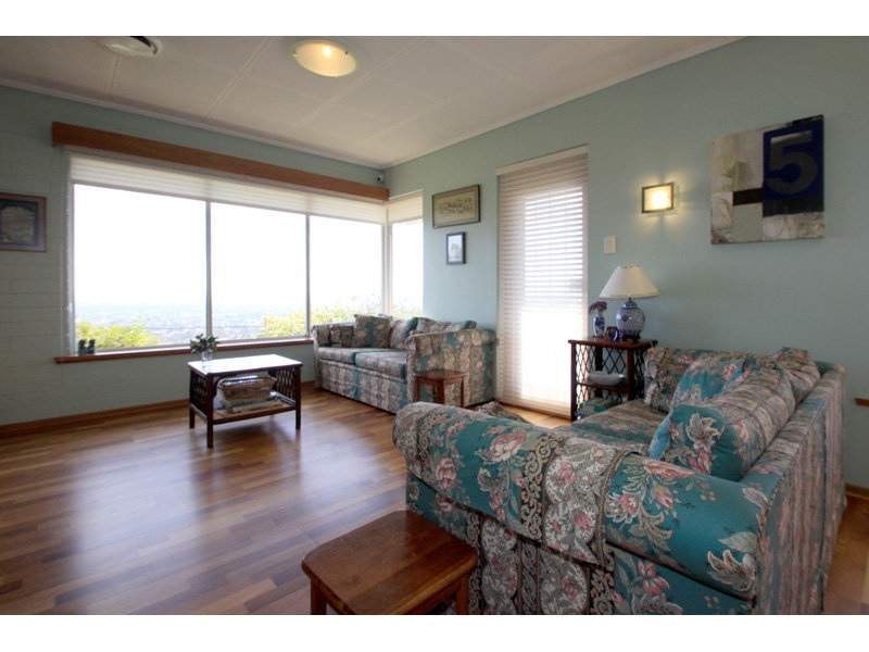 5 Redounau Crescent, Wattle Park Sold by Booth Real Estate - image 1