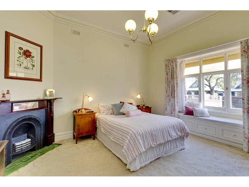 26 Brigalow Avenue, Kensington Gardens Sold by Booth Real Estate - image 1