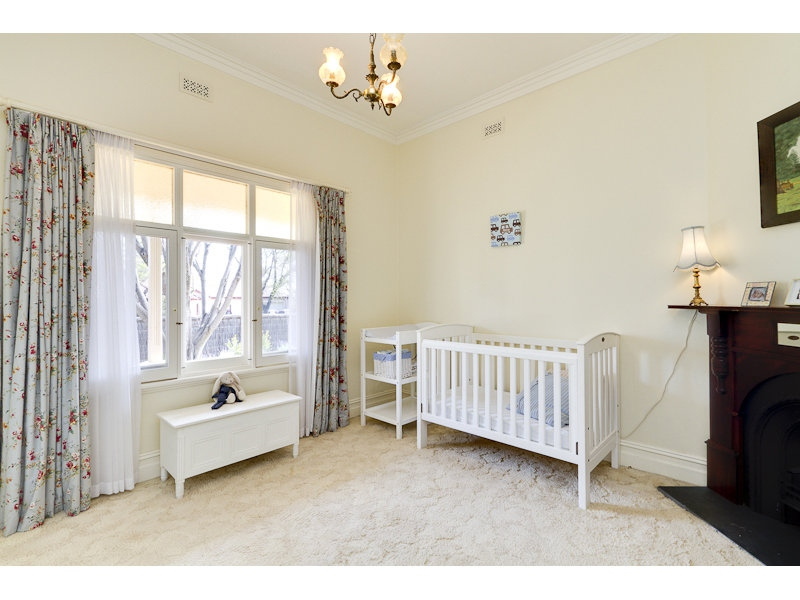 26 Brigalow Avenue, Kensington Gardens Sold by Booth Real Estate - image 1