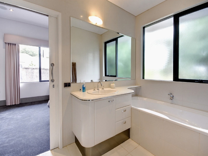 40A Kent Street, Hawthorn Sold by Booth Real Estate - image 1