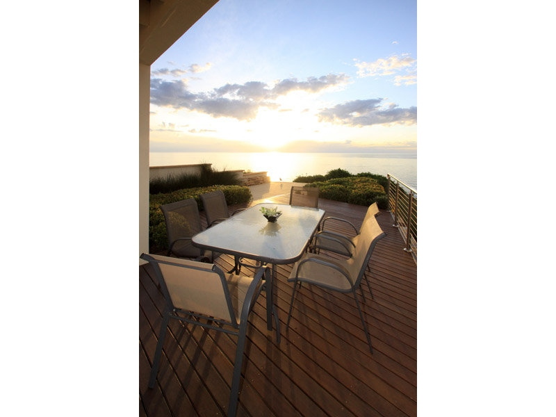 22 Marine Parade, Marino Sold by Booth Real Estate - image 1