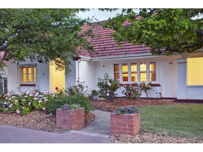 8 Gower Street, Glenelg East Sold by Booth Real Estate - image 1