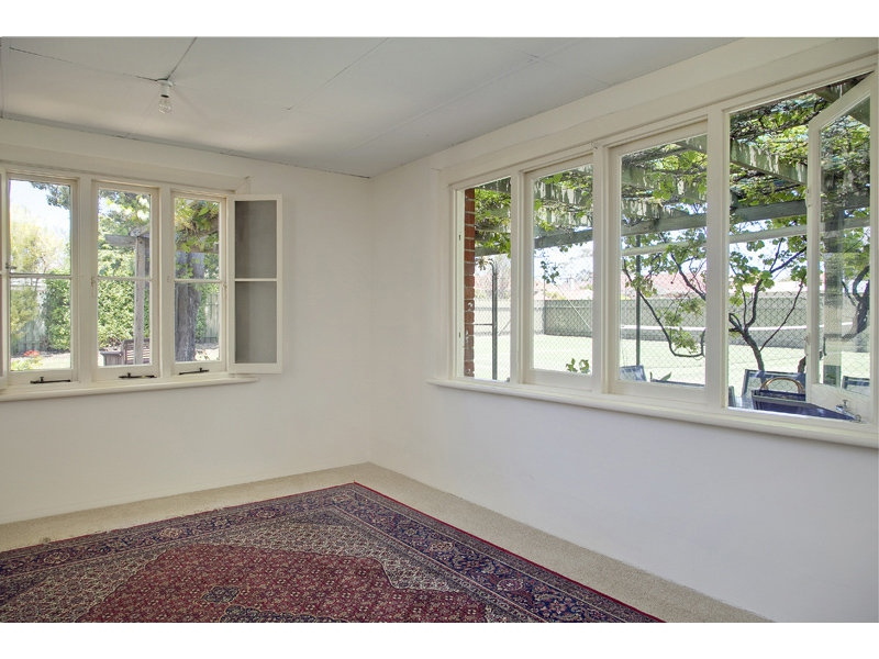8 Gower Street, Glenelg East Sold by Booth Real Estate - image 1