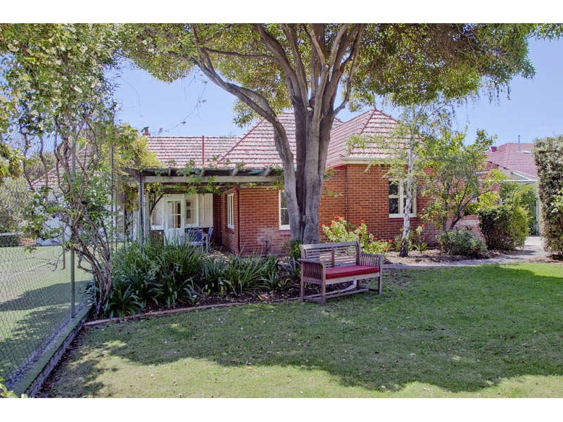 8 Gower Street, Glenelg East Sold by Booth Real Estate - image 1
