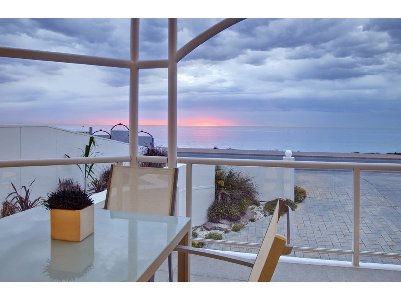 47 North Esplanade, Glenelg North Sold by Booth Real Estate - image 1