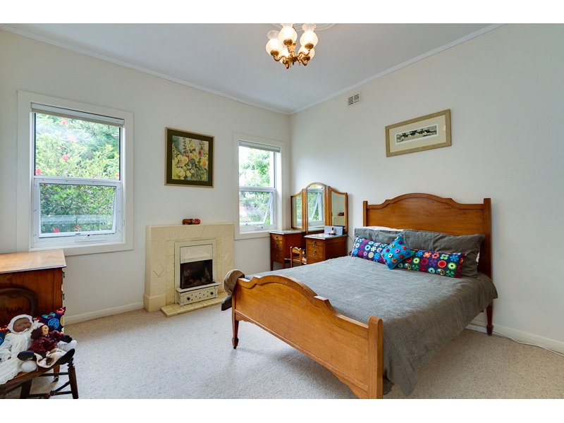 5 Birkinshaw Avenue, Manningham Sold by Booth Real Estate - image 1