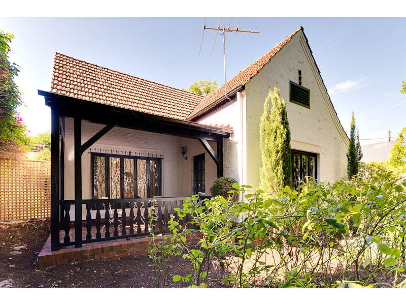 140 Kermode Street, North Adelaide Sold by Booth Real Estate - image 1