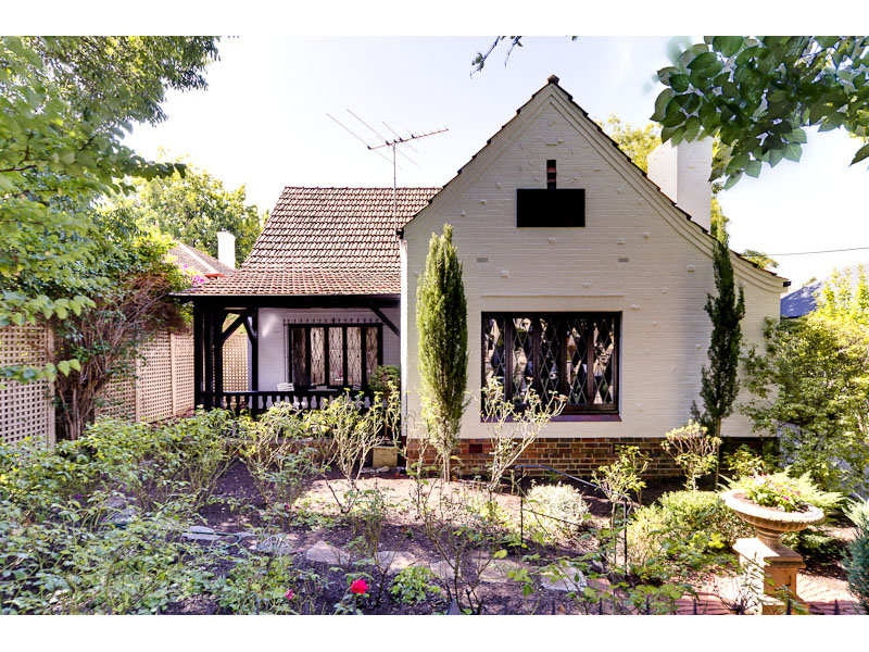 140 Kermode Street, North Adelaide Sold by Booth Real Estate - image 1