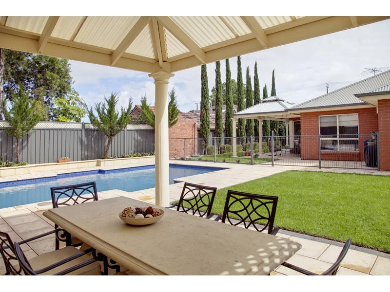 10 Buttrose Street, Glenelg East Sold by Booth Real Estate - image 1