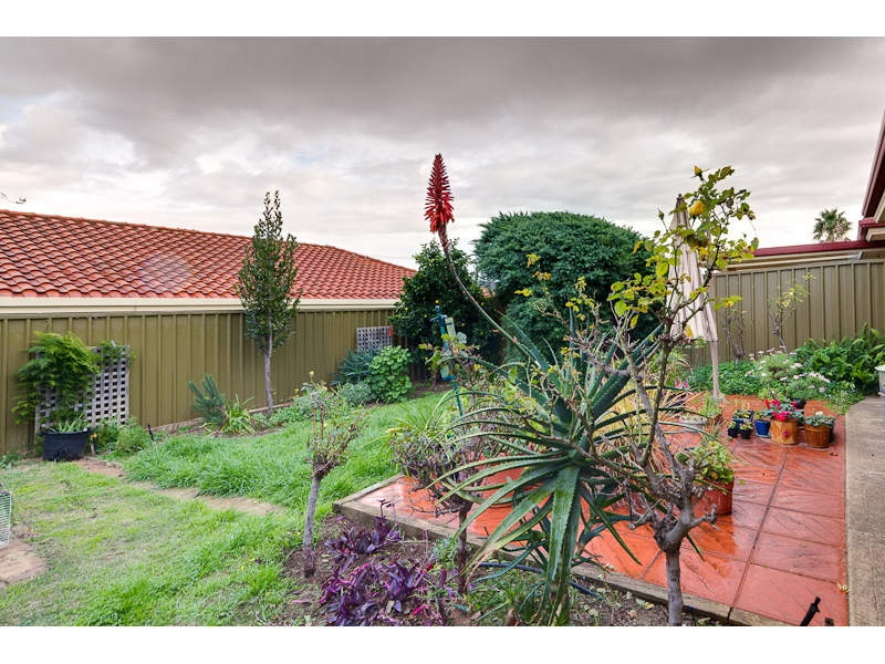 2/26 Douglas Road, Salisbury East Sold by Booth Real Estate - image 1