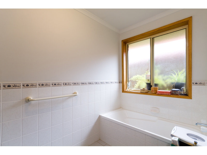 2/26 Douglas Road, Salisbury East Sold by Booth Real Estate - image 1