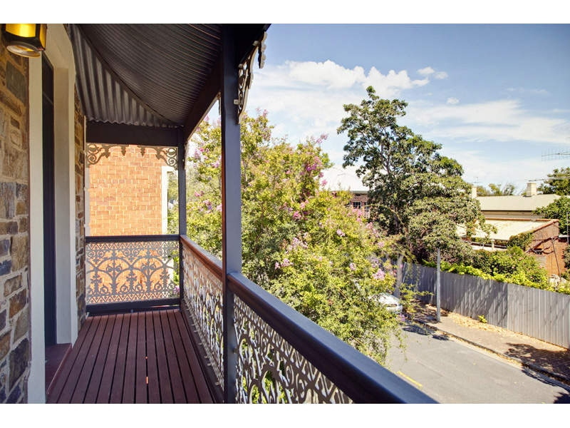 16 Gibbon Lane, North Adelaide Sold by Booth Real Estate - image 1