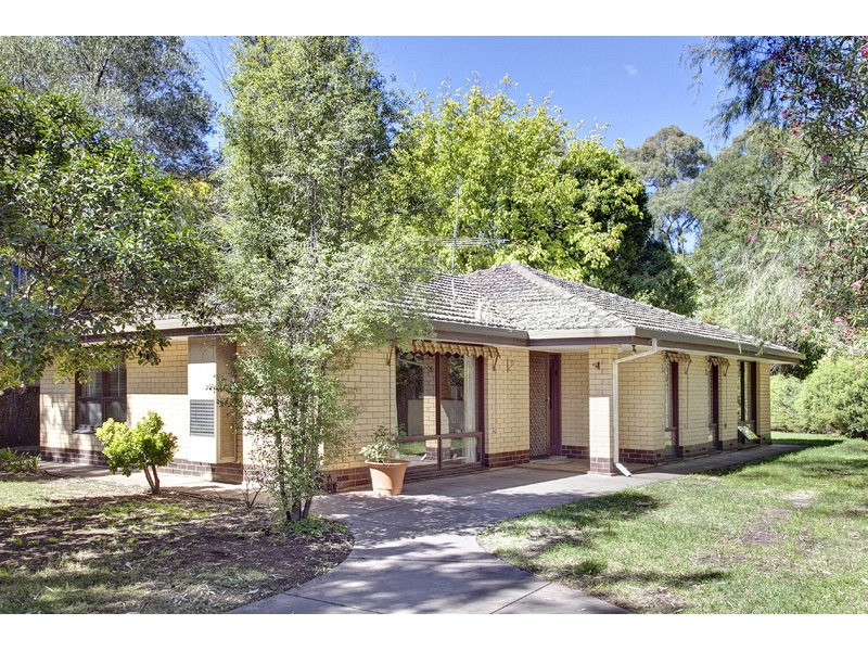 402 Kensington Road, Erindale Sold by Booth Real Estate - image 1