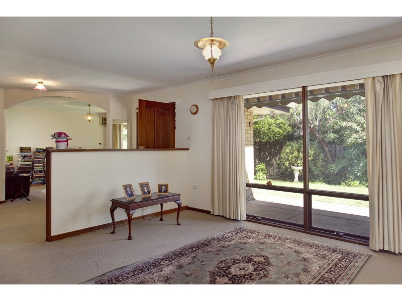402 Kensington Road, Erindale Sold by Booth Real Estate - image 1
