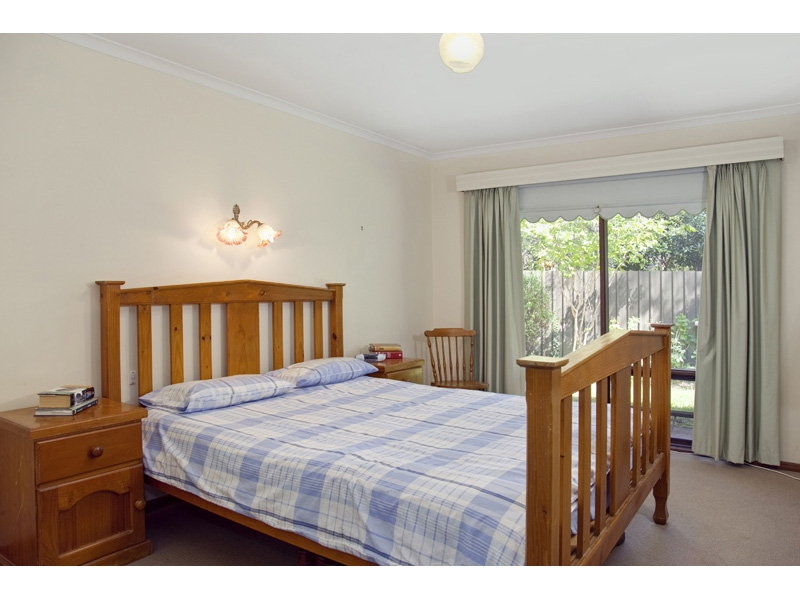 402 Kensington Road, Erindale Sold by Booth Real Estate - image 1
