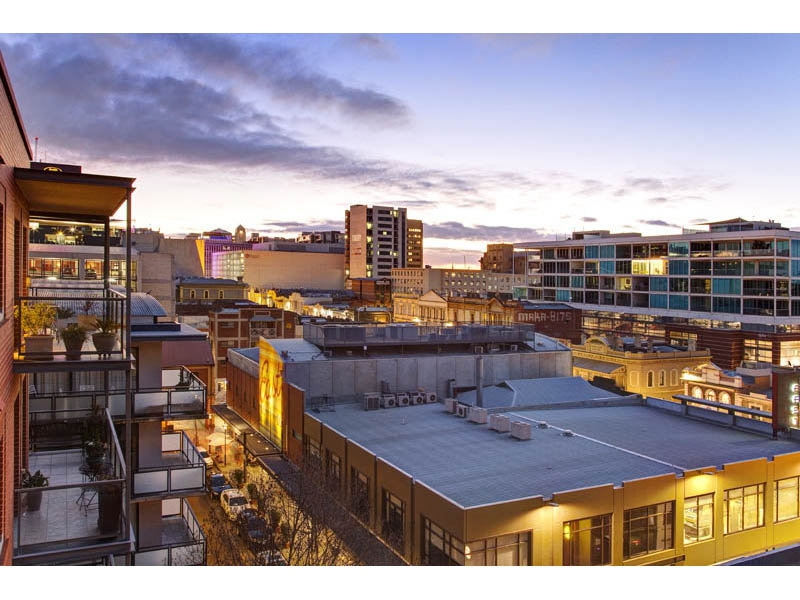 Penthouse 52/22 Liberman Close, Adelaide Sold by Booth Real Estate - image 1