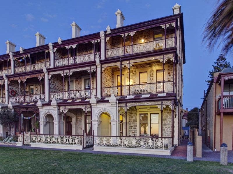 499 Esplanade, Grange Sold by Booth Real Estate - image 1