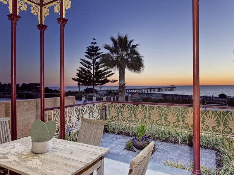 499 Esplanade, Grange Sold by Booth Real Estate - image 1