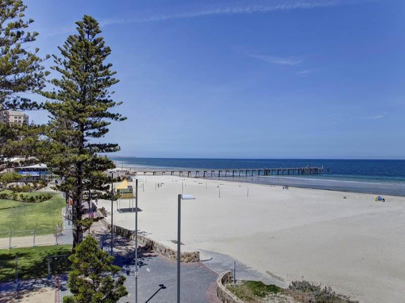 315/19 Holdfast Promenade, Glenelg Sold by Booth Real Estate - image 1