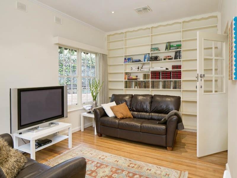 2 MEADOWBANK RISE, Urrbrae Sold by Booth Real Estate - image 1