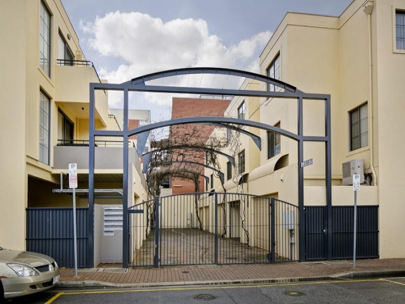 4 OLIVER COURT, Adelaide Sold by Booth Real Estate - image 1