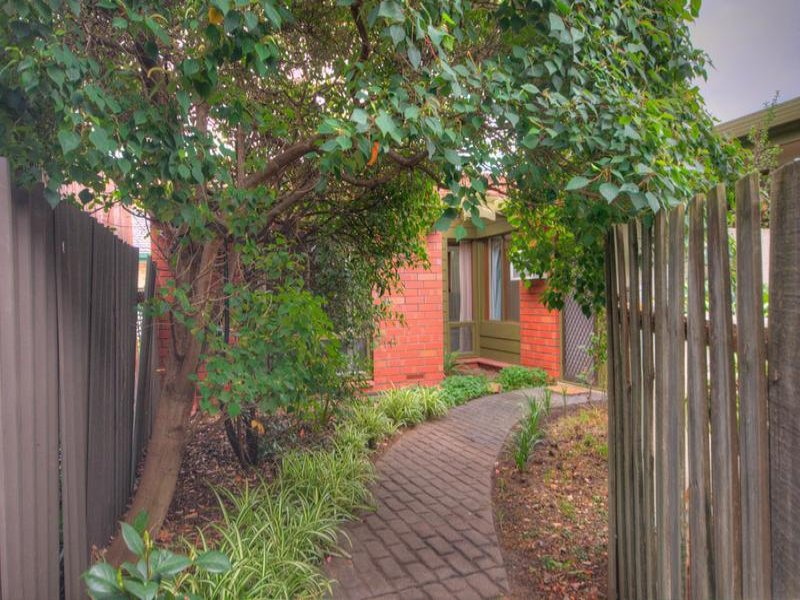 2/32 EVERARD AVENUE, Keswick Sold by Booth Real Estate - image 1