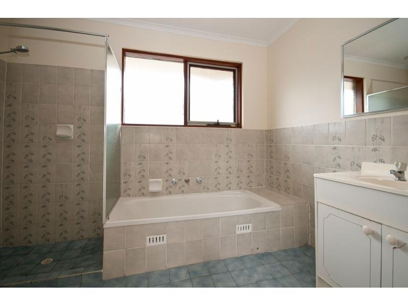 2/32 EVERARD AVENUE, Keswick Sold by Booth Real Estate - image 1