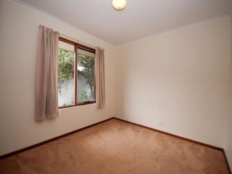 2/32 EVERARD AVENUE, Keswick Sold by Booth Real Estate - image 1