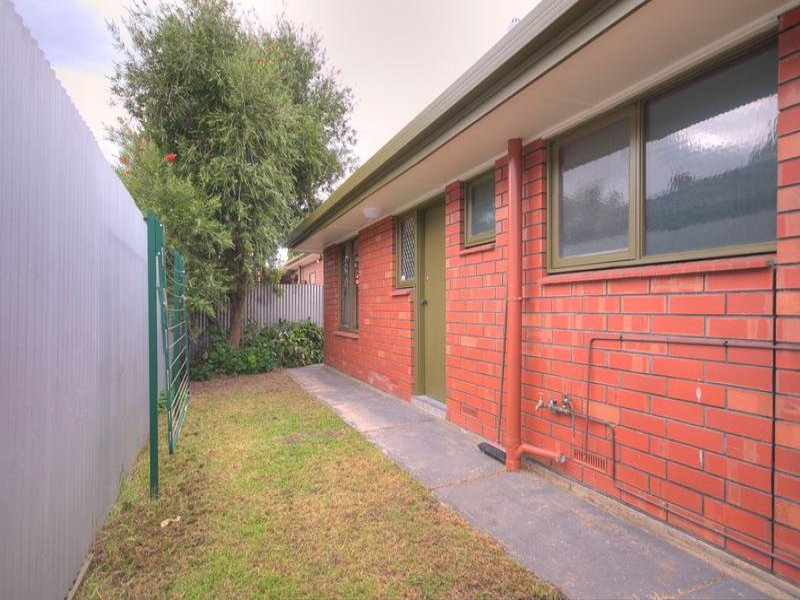 2/32 EVERARD AVENUE, Keswick Sold by Booth Real Estate - image 1