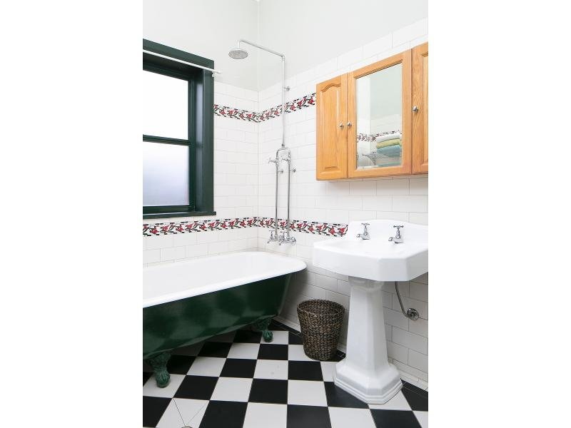 10 BIRKINSHAW AVENUE, Tranmere Sold by Booth Real Estate - image 1