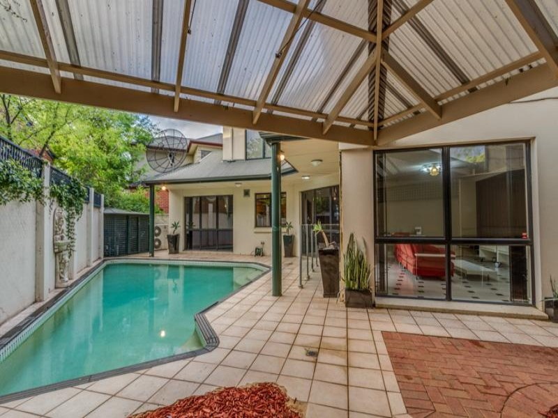 13 QUEENS CLOSE, North Adelaide Sold by Booth Real Estate - image 1