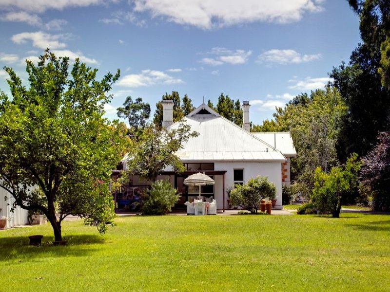 25 CROSS ROAD, Kingswood Sold by Booth Real Estate - image 1