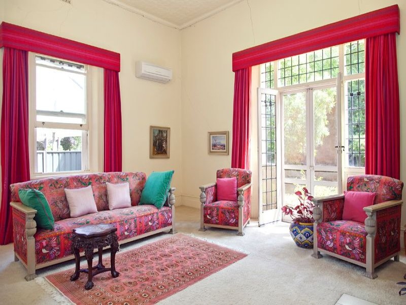 25 CROSS ROAD, Kingswood Sold by Booth Real Estate - image 1