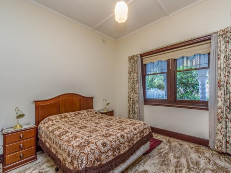 28 FIRST AVENUE, St Peters Sold by Booth Real Estate - image 1