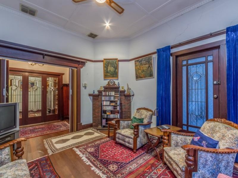 28 FIRST AVENUE, St Peters Sold by Booth Real Estate - image 1