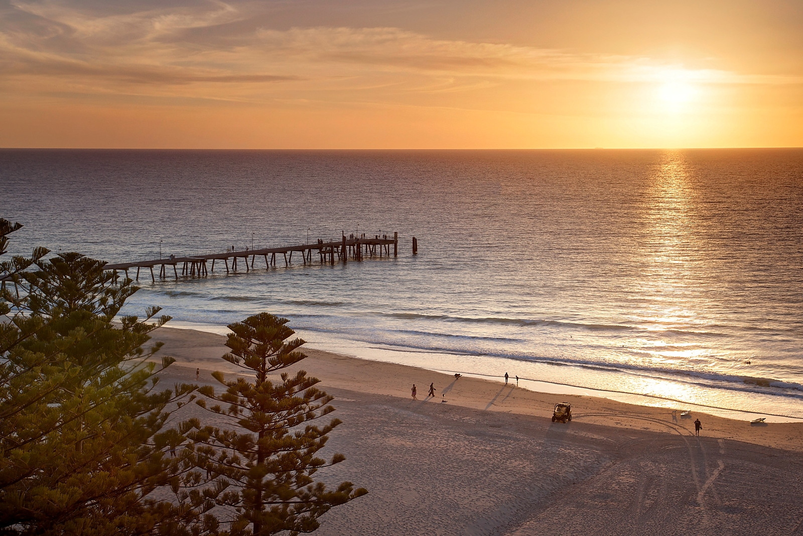 907/19 Holdfast Promenade, Glenelg Sold by Booth Real Estate - image 1