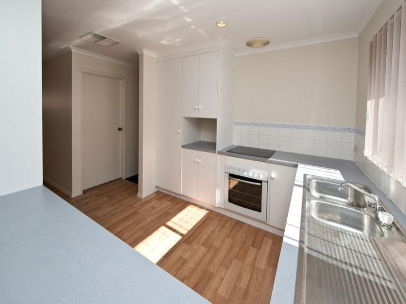12 HOCKING CRESCENT, Pooraka Sold by Booth Real Estate - image 1