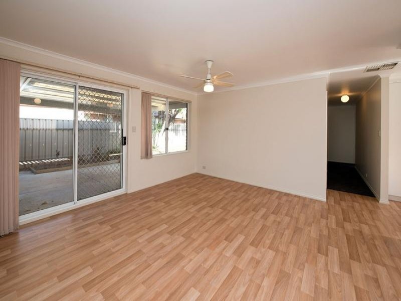 12 HOCKING CRESCENT, Pooraka Sold by Booth Real Estate - image 1