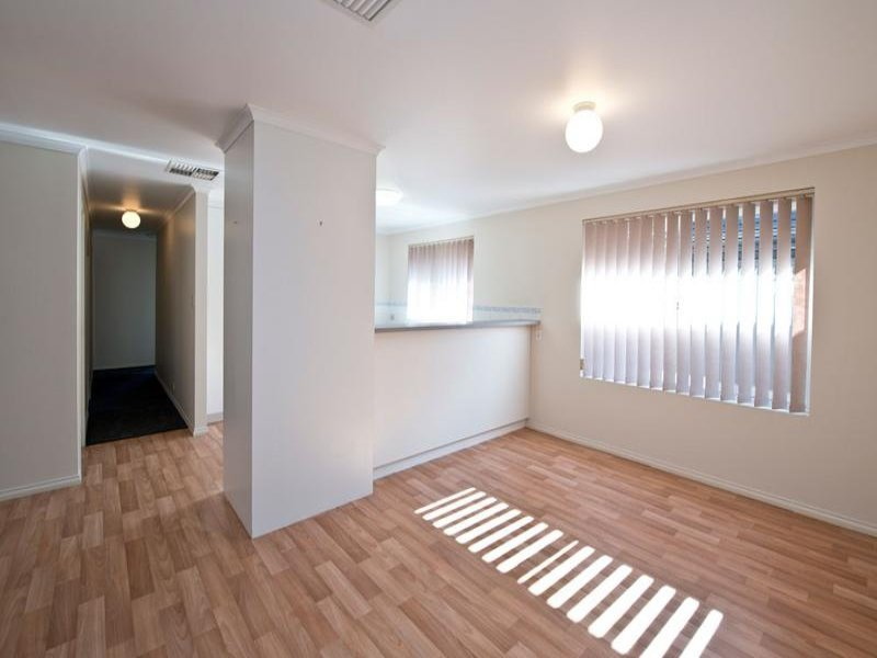 12 HOCKING CRESCENT, Pooraka Sold by Booth Real Estate - image 1