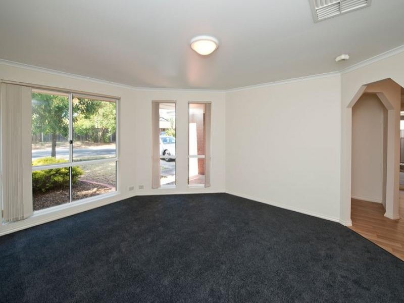 12 HOCKING CRESCENT, Pooraka Sold by Booth Real Estate - image 1