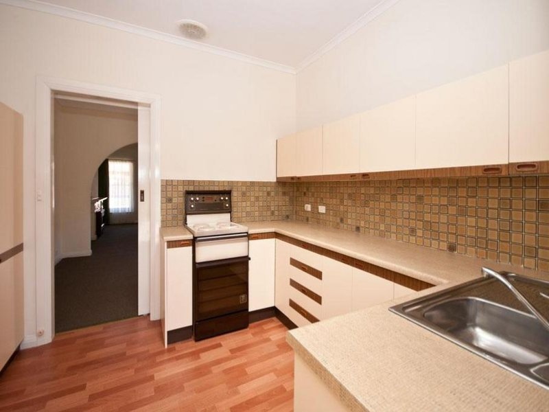 2/4 CHAPEL STREET, Glenelg Sold by Booth Real Estate - image 1