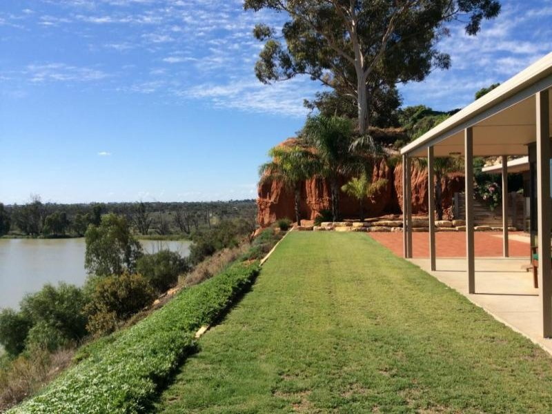 11 LUTHER ROAD, Loxton Sold by Booth Real Estate - image 1