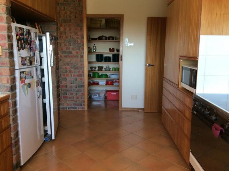 11 LUTHER ROAD, Loxton Sold by Booth Real Estate - image 1